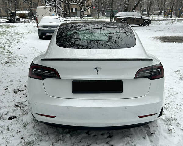 Белый Тесла Модель 3, объемом двигателя 0 л и пробегом 49 тыс. км за 17000 $, фото 7 на Automoto.ua
