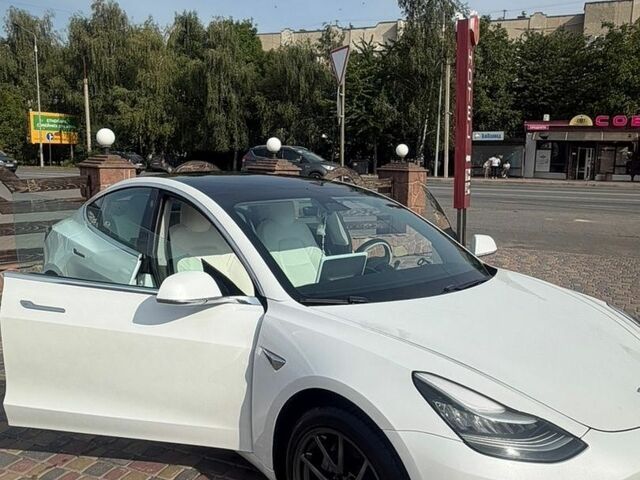 Білий Тесла Модель 3, об'ємом двигуна 0 л та пробігом 38 тис. км за 17900 $, фото 1 на Automoto.ua