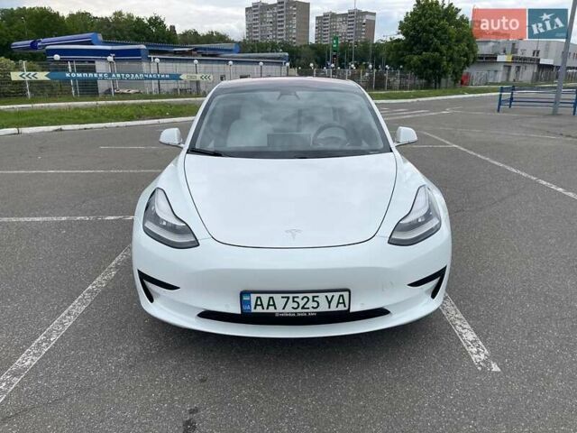 Белый Тесла Модель 3, объемом двигателя 0 л и пробегом 101 тыс. км за 16000 $, фото 4 на Automoto.ua