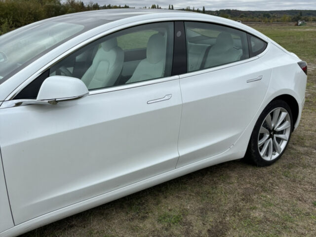 Білий Тесла Модель 3, об'ємом двигуна 0 л та пробігом 125 тис. км за 21000 $, фото 12 на Automoto.ua