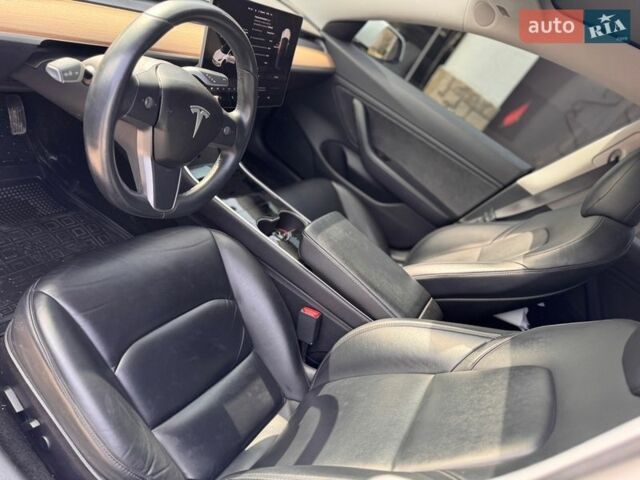 Белый Тесла Модель 3, объемом двигателя 0 л и пробегом 147 тыс. км за 15300 $, фото 11 на Automoto.ua
