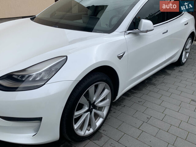 Белый Тесла Модель 3, объемом двигателя 0 л и пробегом 97 тыс. км за 16900 $, фото 1 на Automoto.ua