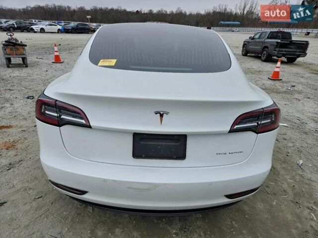Белый Тесла Модель 3, объемом двигателя 0 л и пробегом 170 тыс. км за 5500 $, фото 4 на Automoto.ua