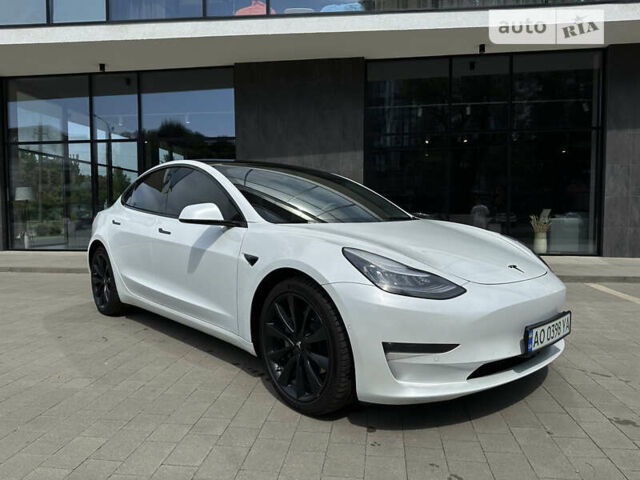 Белый Тесла Модель 3, объемом двигателя 0 л и пробегом 140 тыс. км за 19999 $, фото 1 на Automoto.ua