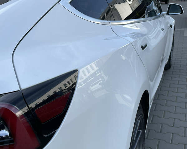 Білий Тесла Модель 3, об'ємом двигуна 0 л та пробігом 58 тис. км за 16500 $, фото 8 на Automoto.ua