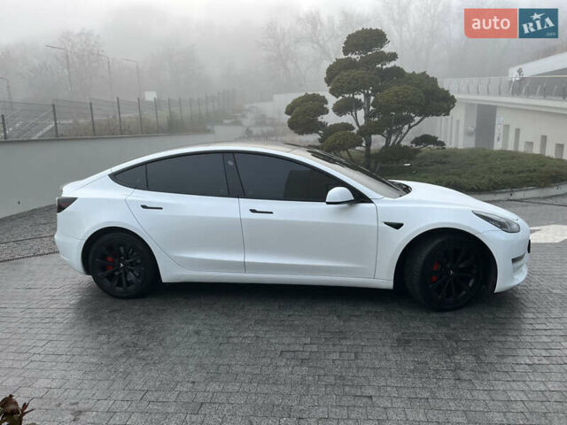 Белый Тесла Модель 3, объемом двигателя 0 л и пробегом 137 тыс. км за 17300 $, фото 4 на Automoto.ua