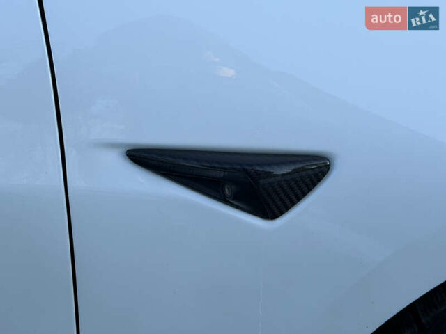 Білий Тесла Модель 3, об'ємом двигуна 0 л та пробігом 74 тис. км за 16500 $, фото 12 на Automoto.ua