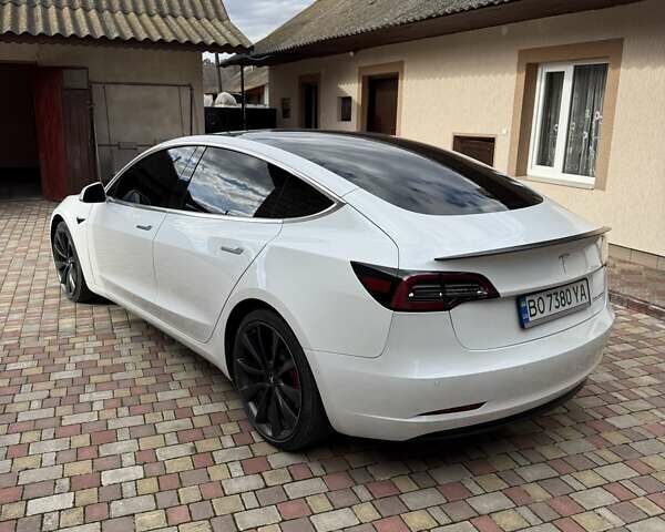 Белый Тесла Модель 3, объемом двигателя 0 л и пробегом 143 тыс. км за 18900 $, фото 15 на Automoto.ua