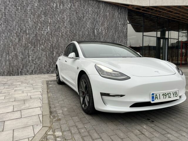 Білий Тесла Модель 3, об'ємом двигуна 0 л та пробігом 80 тис. км за 22800 $, фото 1 на Automoto.ua
