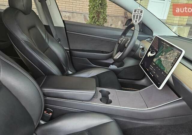 Білий Тесла Модель 3, об'ємом двигуна 0 л та пробігом 78 тис. км за 15300 $, фото 9 на Automoto.ua