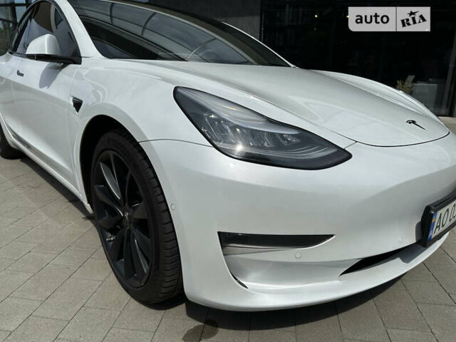 Белый Тесла Модель 3, объемом двигателя 0 л и пробегом 140 тыс. км за 19999 $, фото 3 на Automoto.ua