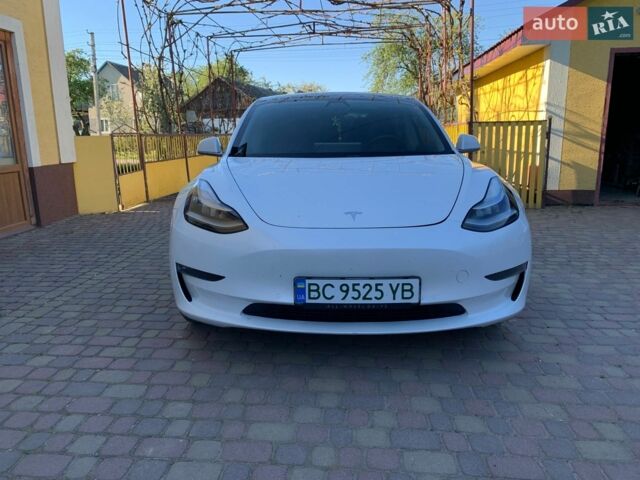 Белый Тесла Модель 3, объемом двигателя 0 л и пробегом 235 тыс. км за 16200 $, фото 3 на Automoto.ua