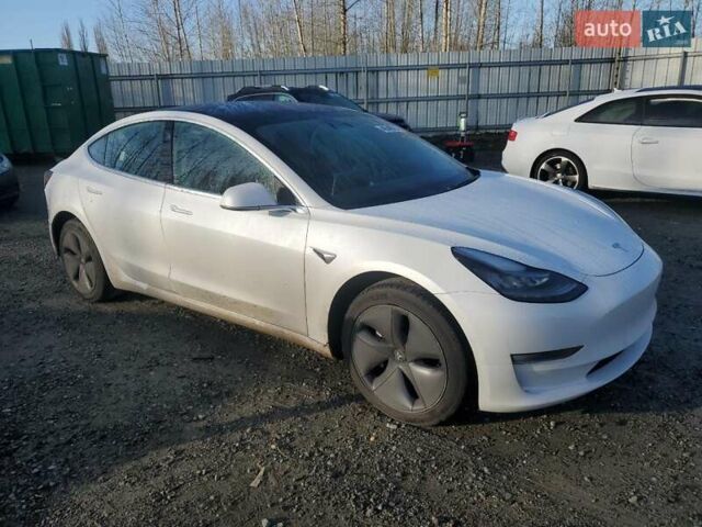 Белый Тесла Модель 3, объемом двигателя 0 л и пробегом 56 тыс. км за 11500 $, фото 3 на Automoto.ua