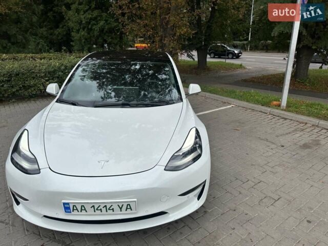 Белый Тесла Модель 3, объемом двигателя 0 л и пробегом 85 тыс. км за 16000 $, фото 1 на Automoto.ua