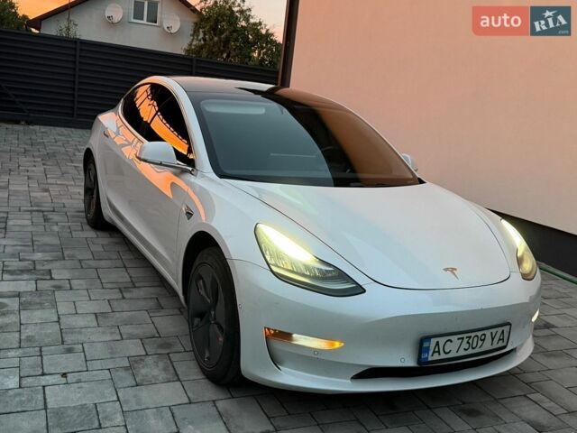 Білий Тесла Модель 3, об'ємом двигуна 0 л та пробігом 172 тис. км за 12950 $, фото 1 на Automoto.ua