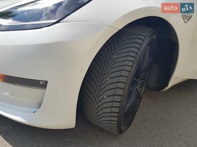 Білий Тесла Модель 3, об'ємом двигуна 0 л та пробігом 168 тис. км за 17400 $, фото 7 на Automoto.ua