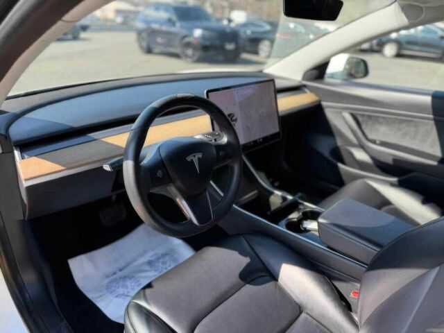Білий Тесла Модель 3, об'ємом двигуна 0 л та пробігом 30 тис. км за 6900 $, фото 8 на Automoto.ua