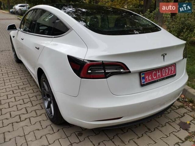 Белый Тесла Модель 3, объемом двигателя 0 л и пробегом 212 тыс. км за 17800 $, фото 2 на Automoto.ua