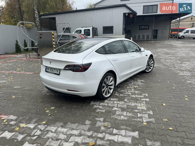 Белый Тесла Модель 3, объемом двигателя 0 л и пробегом 150 тыс. км за 15500 $, фото 6 на Automoto.ua