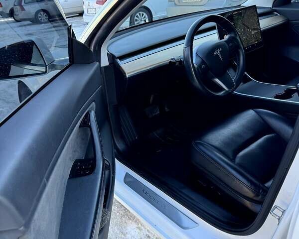 Белый Тесла Модель 3, объемом двигателя 0 л и пробегом 163 тыс. км за 14400 $, фото 11 на Automoto.ua