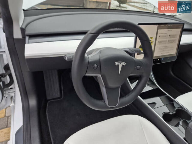 Білий Тесла Модель 3, об'ємом двигуна 0 л та пробігом 87 тис. км за 20700 $, фото 13 на Automoto.ua