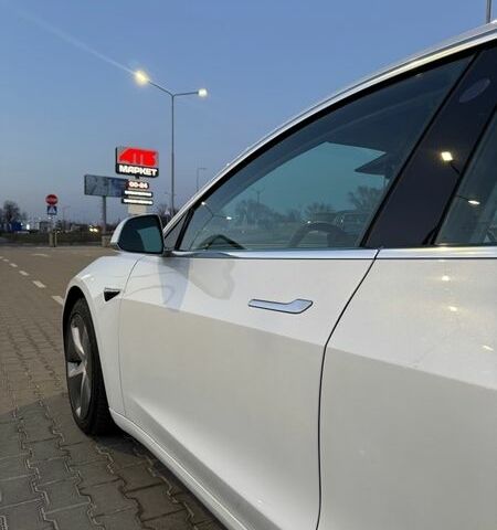 Білий Тесла Модель 3, об'ємом двигуна 0 л та пробігом 89 тис. км за 19500 $, фото 4 на Automoto.ua