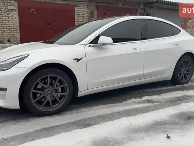 Белый Тесла Модель 3, объемом двигателя 0 л и пробегом 96 тыс. км за 25200 $, фото 6 на Automoto.ua
