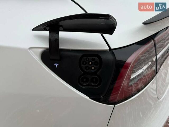 Белый Тесла Модель 3, объемом двигателя 0 л и пробегом 100 тыс. км за 22500 $, фото 34 на Automoto.ua