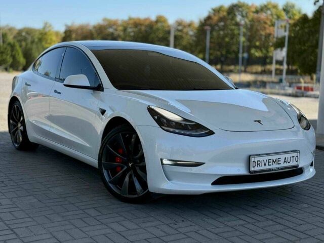 Белый Тесла Модель 3, объемом двигателя 0 л и пробегом 77 тыс. км за 21499 $, фото 2 на Automoto.ua