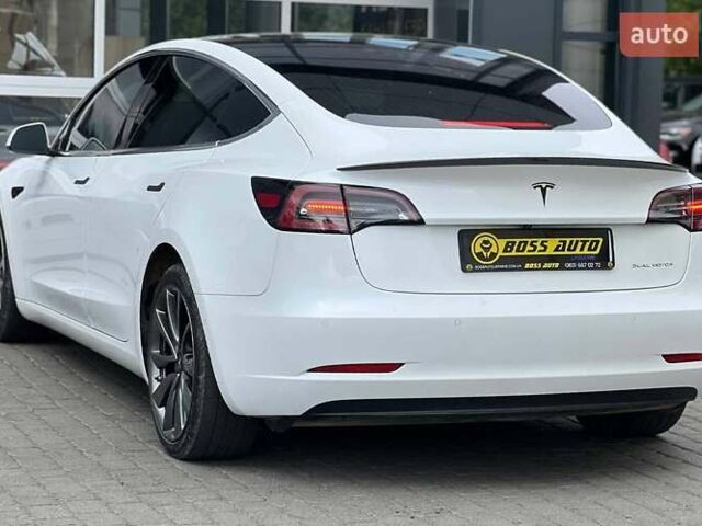 Білий Тесла Модель 3, об'ємом двигуна 0 л та пробігом 89 тис. км за 16900 $, фото 4 на Automoto.ua