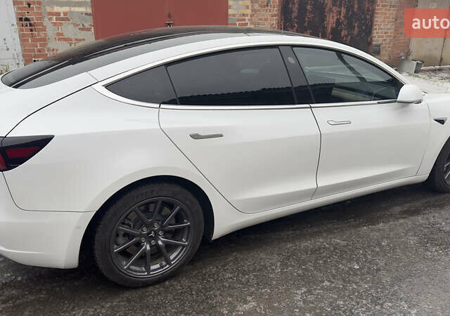 Белый Тесла Модель 3, объемом двигателя 0 л и пробегом 96 тыс. км за 25200 $, фото 11 на Automoto.ua