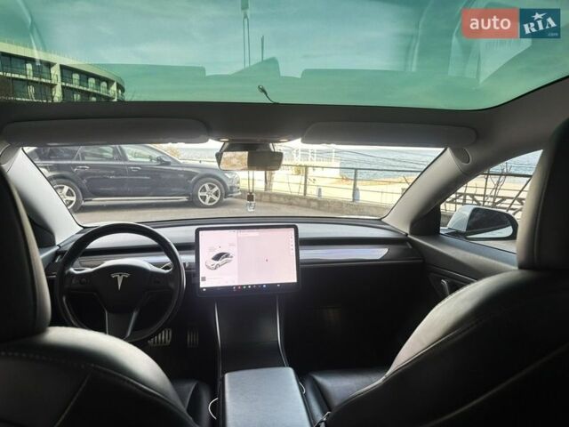 Білий Тесла Модель 3, об'ємом двигуна 0 л та пробігом 139 тис. км за 18600 $, фото 21 на Automoto.ua