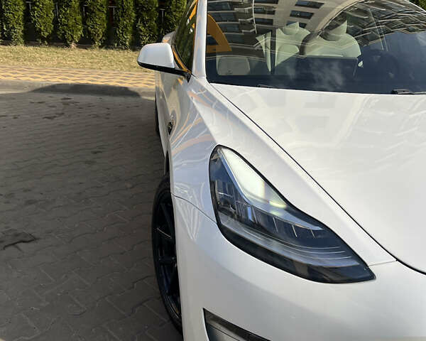 Білий Тесла Модель 3, об'ємом двигуна 0 л та пробігом 59 тис. км за 19200 $, фото 7 на Automoto.ua