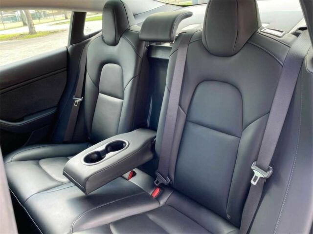 Білий Тесла Модель 3, об'ємом двигуна 0 л та пробігом 32 тис. км за 6100 $, фото 10 на Automoto.ua