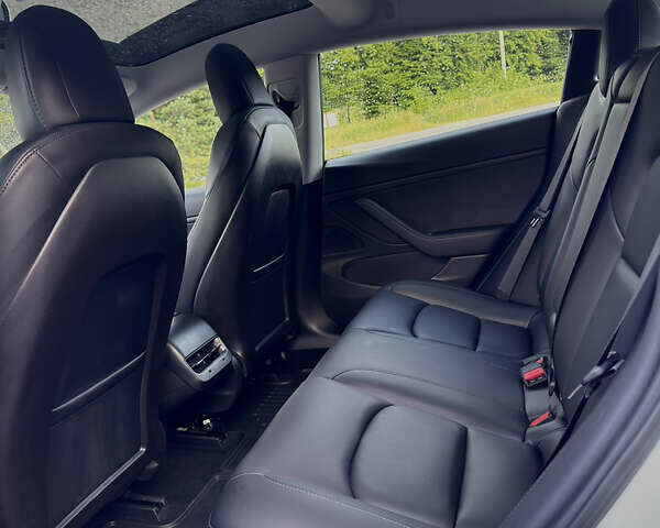 Белый Тесла Модель 3, объемом двигателя 0 л и пробегом 32 тыс. км за 22500 $, фото 29 на Automoto.ua