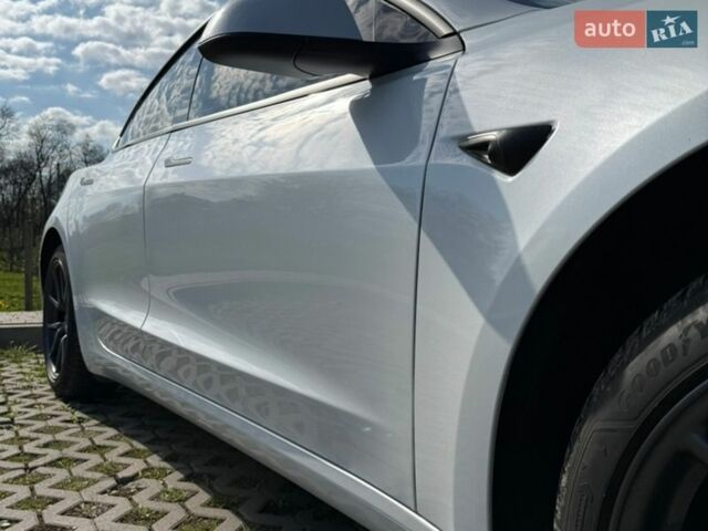 Белый Тесла Модель 3, объемом двигателя 0 л и пробегом 100 тыс. км за 13900 $, фото 9 на Automoto.ua