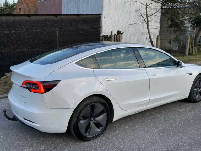 Белый Тесла Модель 3, объемом двигателя 0 л и пробегом 94 тыс. км за 13450 $, фото 1 на Automoto.ua