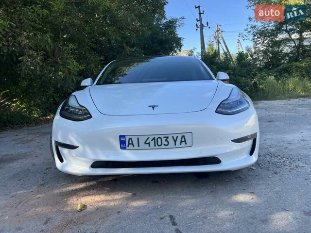 Білий Тесла Модель 3, об'ємом двигуна 0 л та пробігом 53 тис. км за 19800 $, фото 1 на Automoto.ua