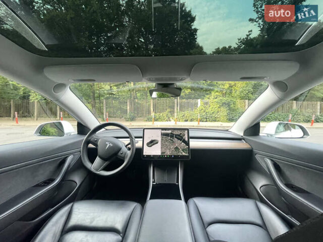 Белый Тесла Модель 3, объемом двигателя 0 л и пробегом 54 тыс. км за 16900 $, фото 13 на Automoto.ua