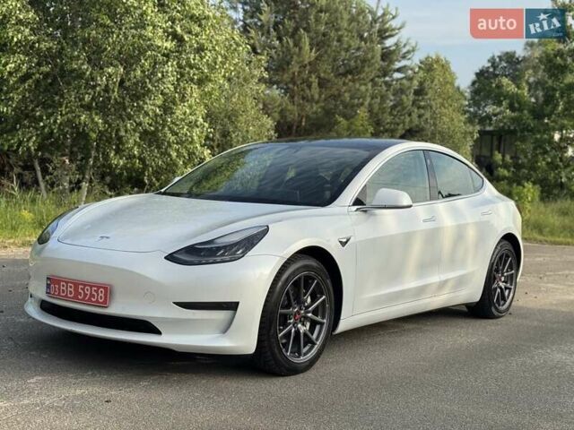 Белый Тесла Модель 3, объемом двигателя 0 л и пробегом 60 тыс. км за 17900 $, фото 6 на Automoto.ua