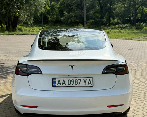 Белый Тесла Модель 3, объемом двигателя 0 л и пробегом 101 тыс. км за 14600 $, фото 54 на Automoto.ua