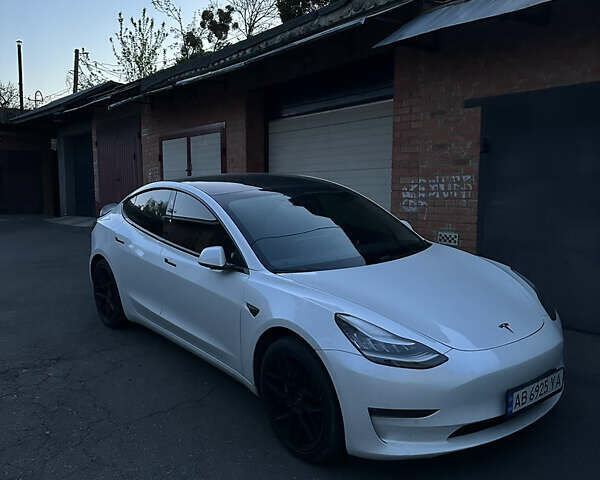 Белый Тесла Модель 3, объемом двигателя 0 л и пробегом 104 тыс. км за 24000 $, фото 3 на Automoto.ua