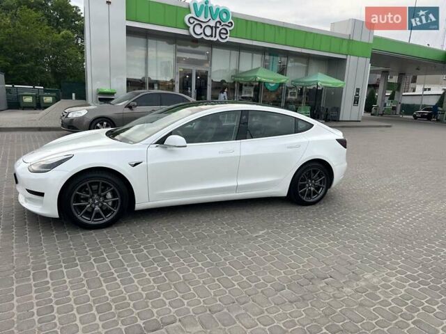 Білий Тесла Модель 3, об'ємом двигуна 0 л та пробігом 107 тис. км за 17500 $, фото 3 на Automoto.ua