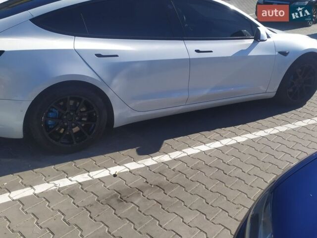 Білий Тесла Модель 3, об'ємом двигуна 0 л та пробігом 183 тис. км за 19300 $, фото 2 на Automoto.ua