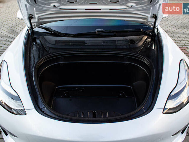 Белый Тесла Модель 3, объемом двигателя 0 л и пробегом 146 тыс. км за 17500 $, фото 8 на Automoto.ua