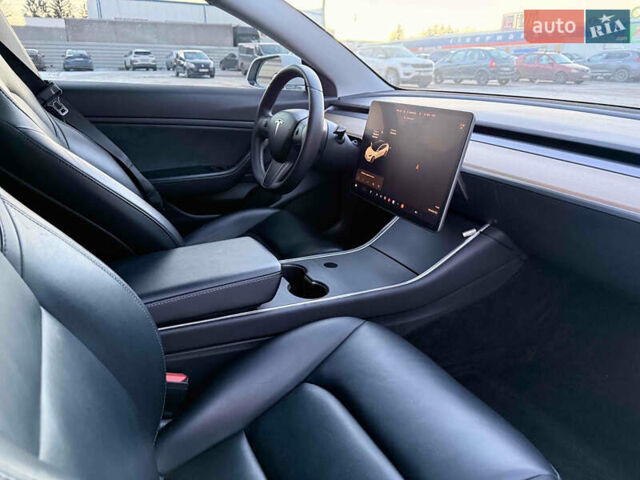 Білий Тесла Модель 3, об'ємом двигуна 0 л та пробігом 208 тис. км за 14300 $, фото 10 на Automoto.ua