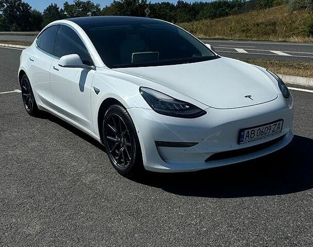 Белый Тесла Модель 3, объемом двигателя 0 л и пробегом 146 тыс. км за 18499 $, фото 3 на Automoto.ua