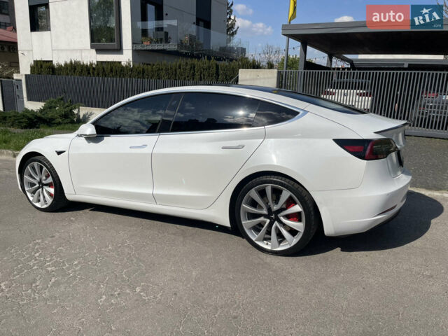 Белый Тесла Модель 3, объемом двигателя 0 л и пробегом 101 тыс. км за 23000 $, фото 10 на Automoto.ua