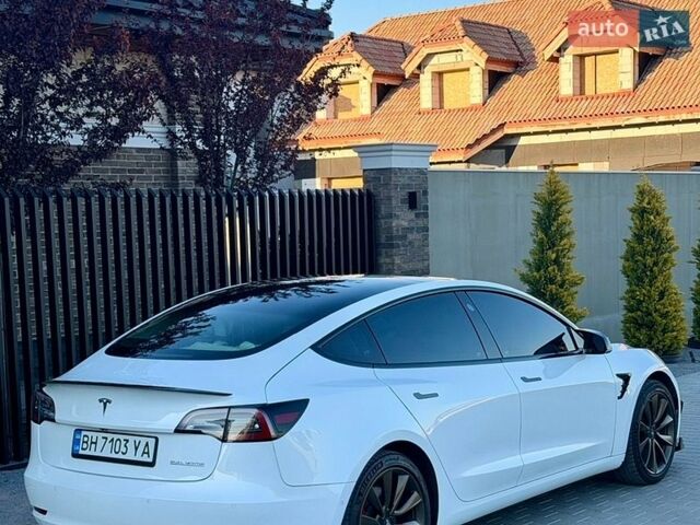 Белый Тесла Модель 3, объемом двигателя 0 л и пробегом 80 тыс. км за 17999 $, фото 17 на Automoto.ua