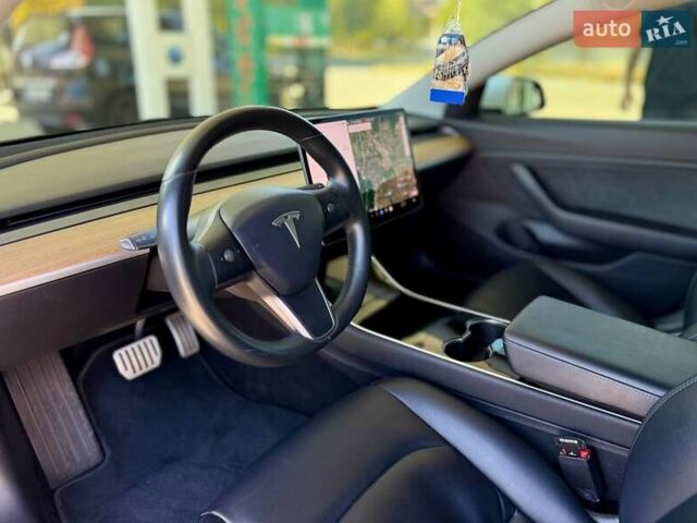 Белый Тесла Модель 3, объемом двигателя 0 л и пробегом 78 тыс. км за 20999 $, фото 8 на Automoto.ua